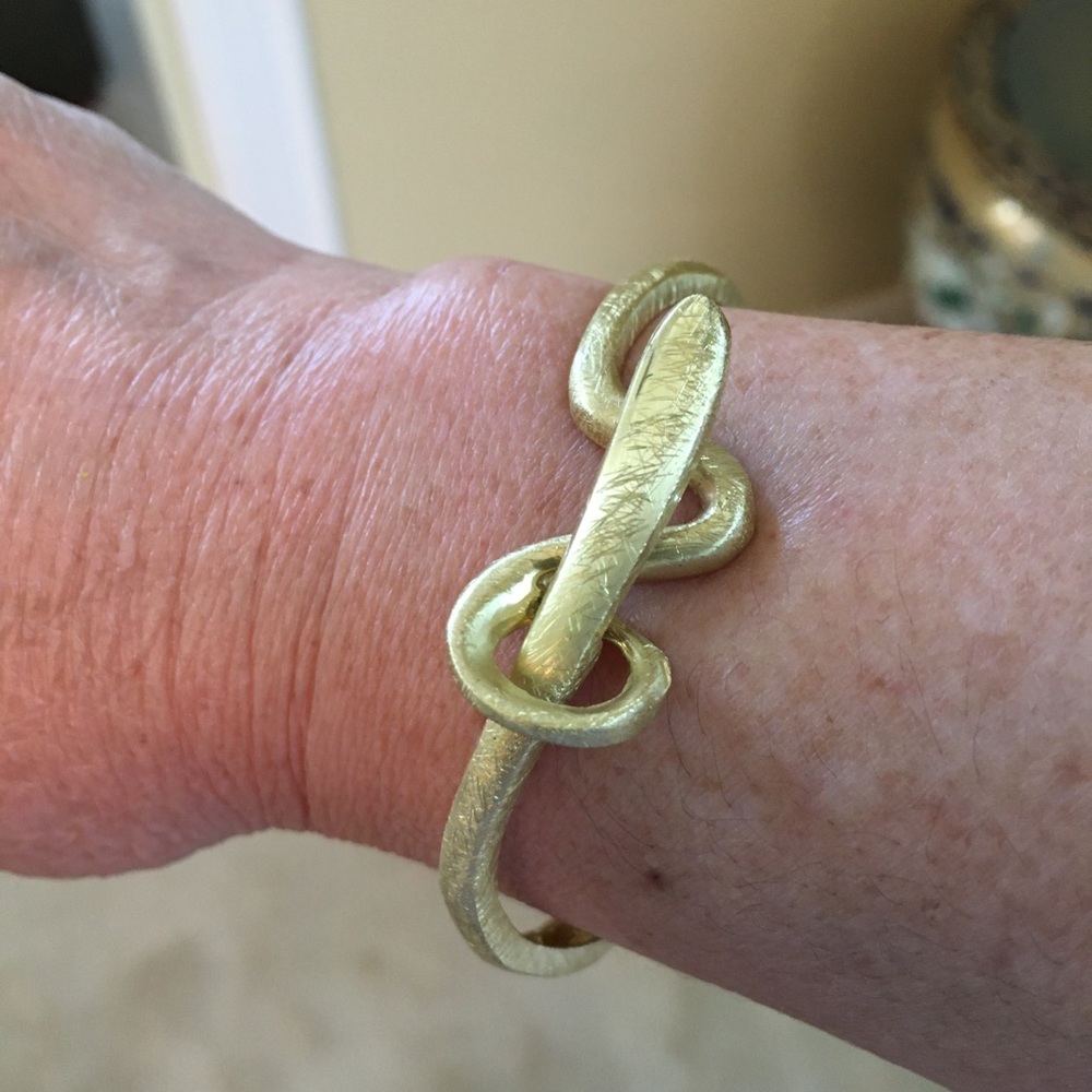 Unique Gold Bracelet - Picture 3 of 3